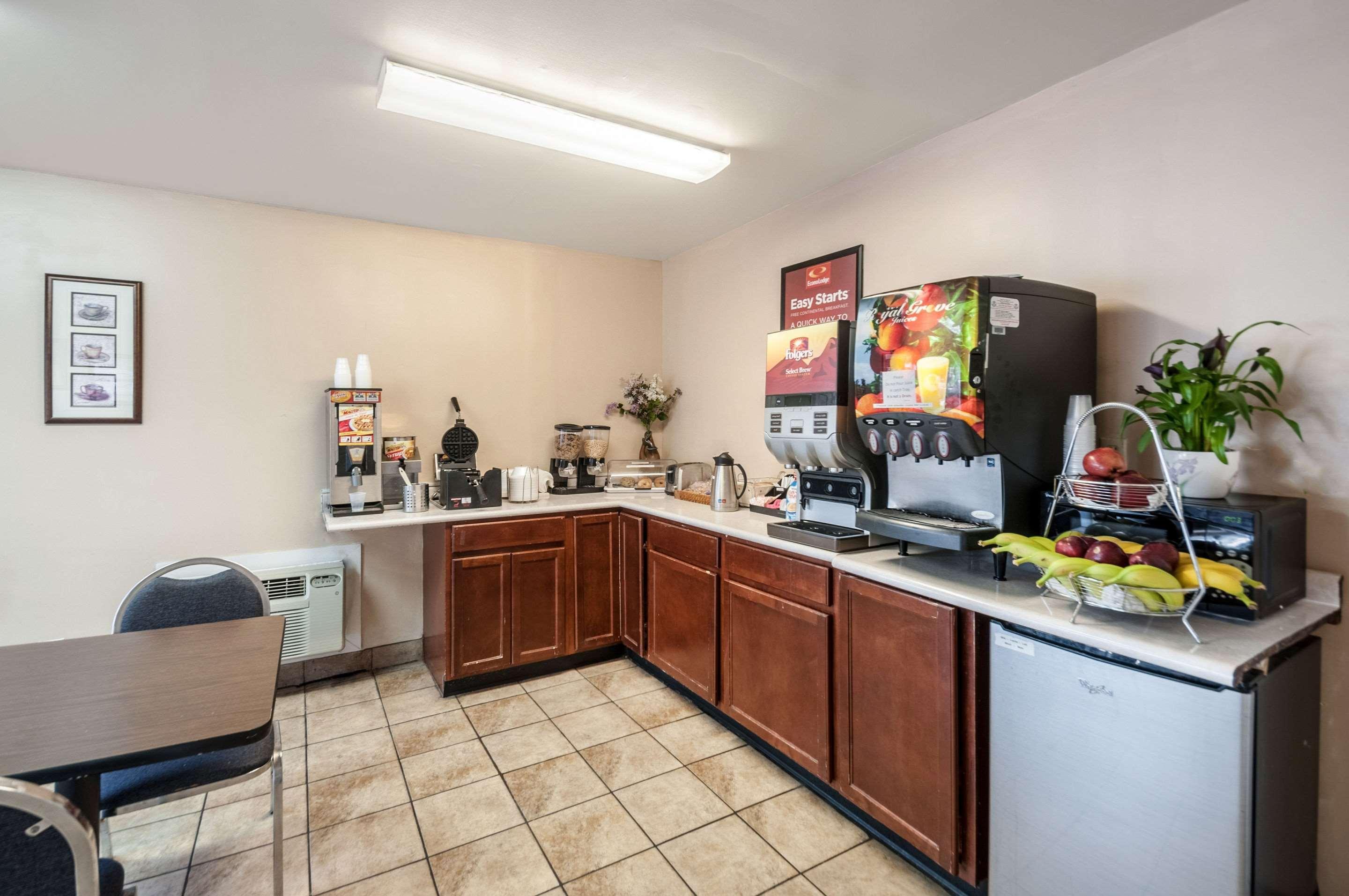 Econo Lodge Easton Route 50 Экстерьер фото